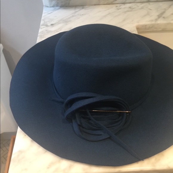 Unbelievable hat. Great for now or fall. main image 6